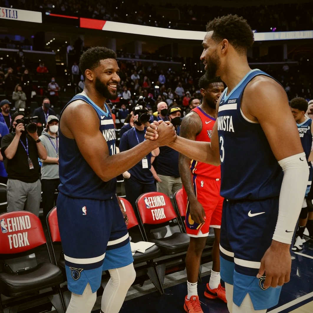 Vụ điều tra lương của Kawhi Leonard: Khi các ngôi sao và giới chức cùng bước vào một ván cờ mới Vụ điều tra lương của Kawhi Leonard: Khi các ngôi sao và giới chức cùng bước vào một ván cờ mới