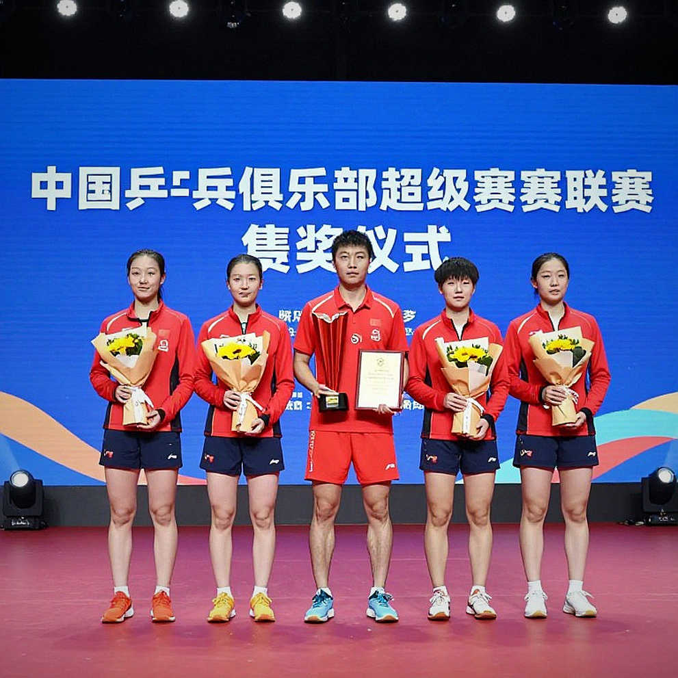 Ba tiền đạo và một khoảng trống: Bài toán hàng công của Việt Nam sau thất bại 0-2 trước Thái Lan