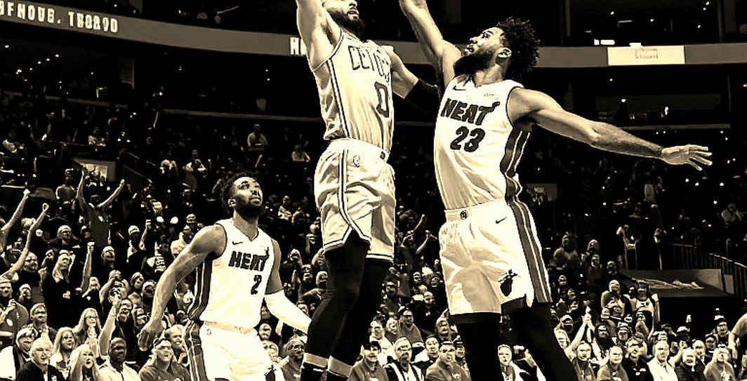 Kanter kiện Chicago Sky: Khi chính trị xâm nhập sân bóng rổ nữ