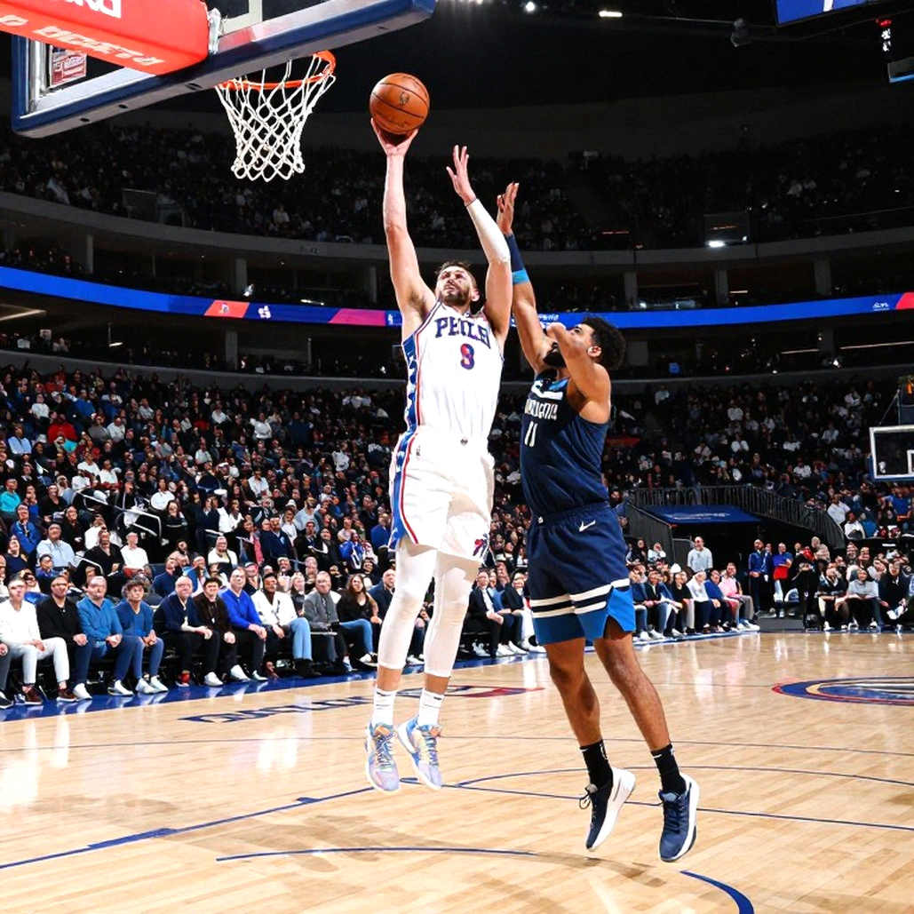 Kanter kiện Chicago Sky: Khi chính trị xâm nhập sân bóng rổ nữ Kanter kiện Chicago Sky: Khi chính trị xâm nhập sân bóng rổ nữ