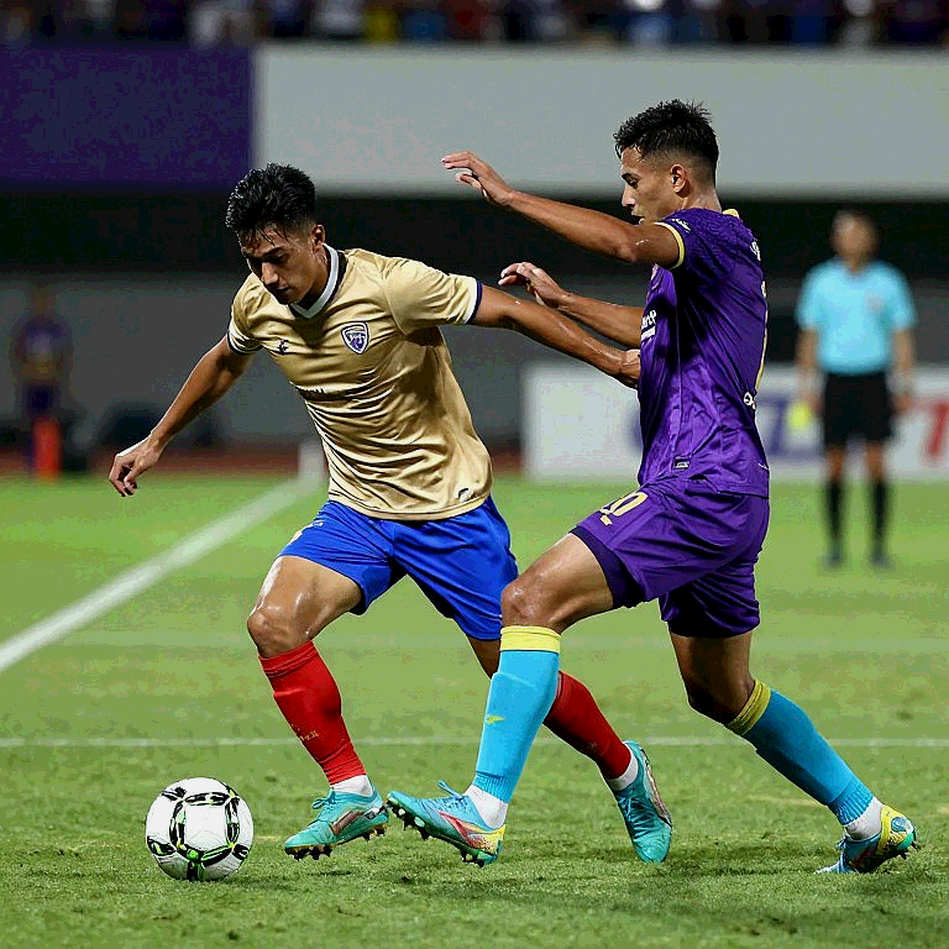 Barcelona và bài toán không số 9: Khi HLV Flick khai quật một hàng công từ những mảnh vỡ